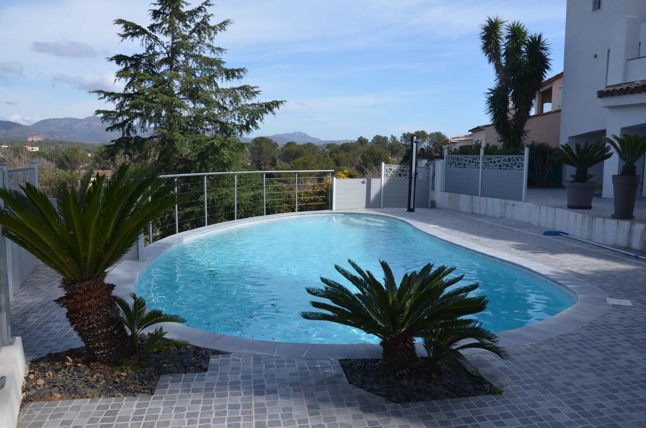 Belle Maison Avec Piscine Dans Les Hauteurs A Saint Raphael 外观 照片