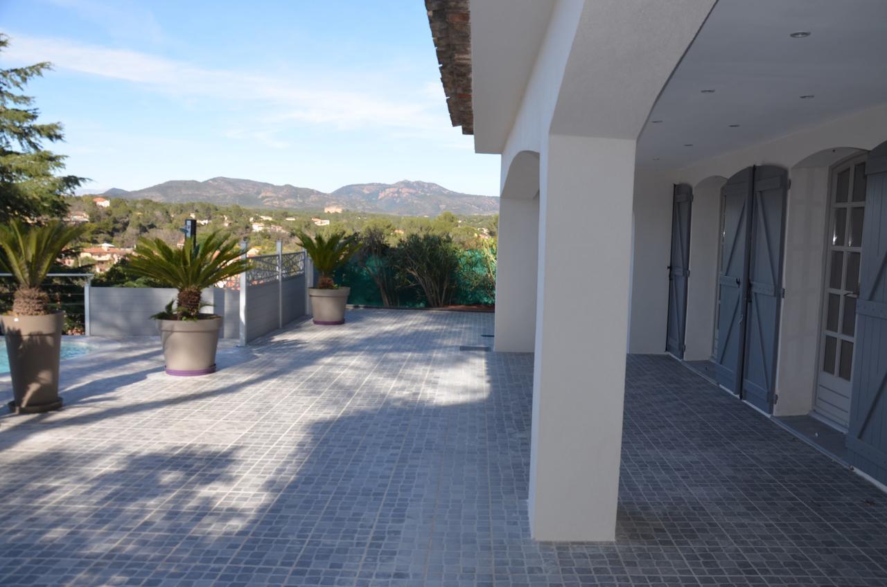 Belle Maison Avec Piscine Dans Les Hauteurs A Saint Raphael 外观 照片