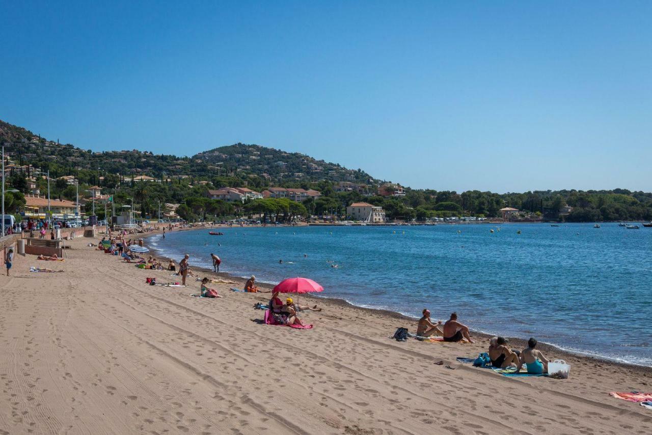 Belle Maison Avec Piscine Dans Les Hauteurs A Saint Raphael 外观 照片